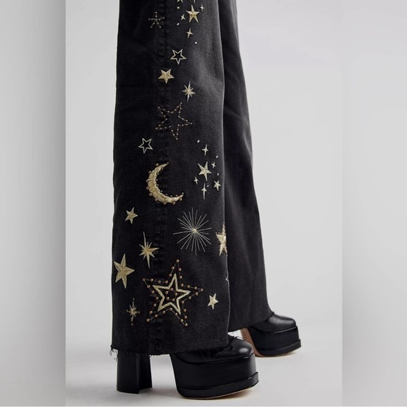 135 NWT Free People x Driftwood Farrah High Rise Flare Jean Star Black Celestial - Picture 9 of 13